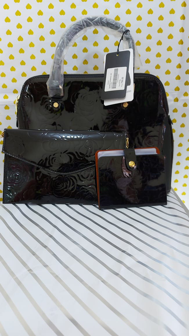 CARTERA NEGRA DE CUERO